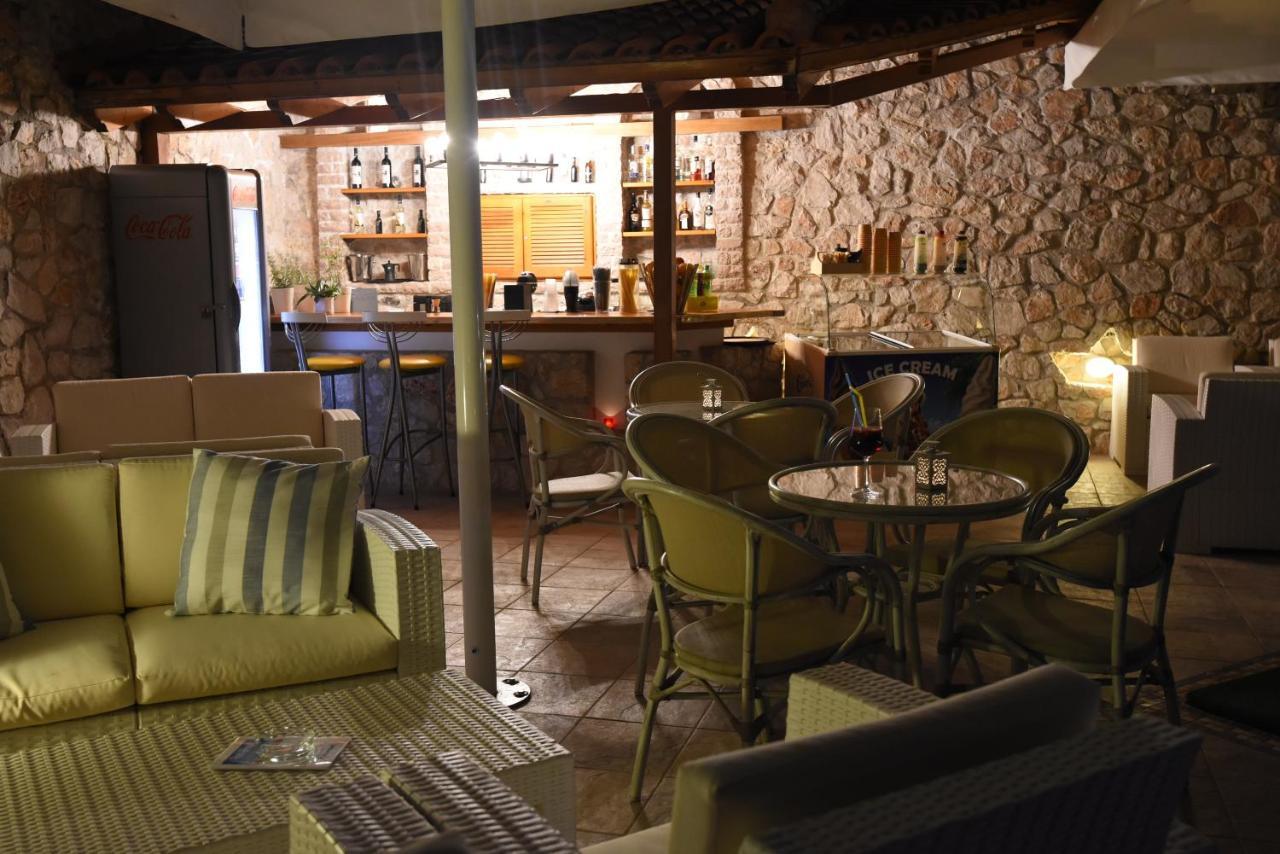 Viaros Hotel Apartments Tolón Dış mekan fotoğraf